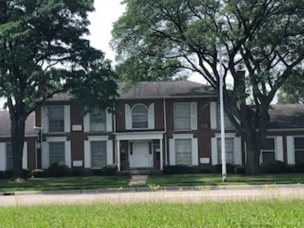 20240 Vernier, Harper Woods, MI 48225