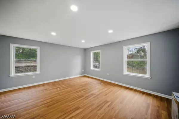 West Milford Twp., NJ 07421,40 Upper Greenwood Rd