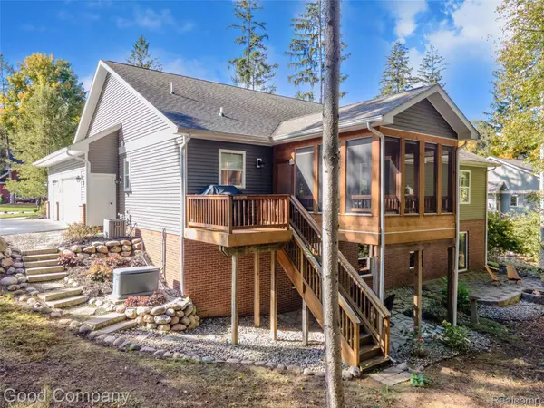 Pinckney, MI 48169,8726 Sunrise Mist DR