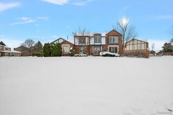 Farmington Hills, MI 48331,38275 Fleetwood DR