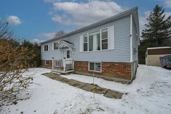 Stittsville - Munster - Richmond, ON K2S 1V1,40 Fringewood DR E