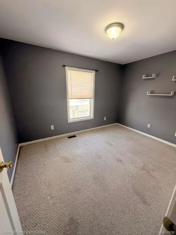 Madison Heights, MI 48071,30441 Groveland ST