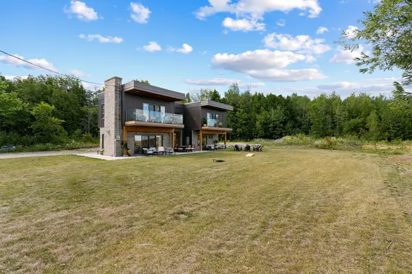 Tay, ON L0K 2C0,31 Hemlock AVE