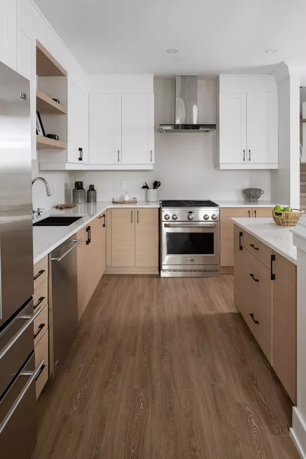 Barrhaven, ON K2J 4H7,2498 Half Moon Bay RD