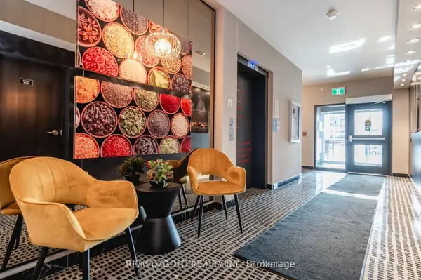 Barrie, ON L9J 0M5,1 Chef LN #213