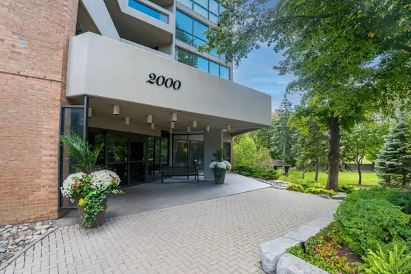 2000 Islington AVE #1611, Toronto W09, ON M9P 3S7