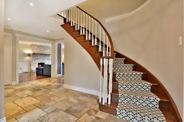 Oakville, ON L6H 3A5,263 Princess Royal CT