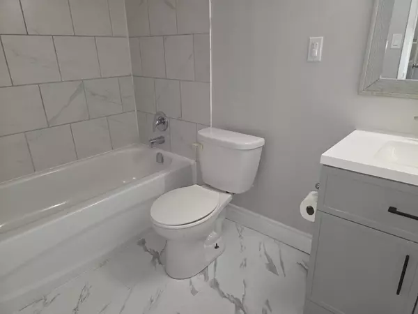 Niagara Falls, ON L2G 6X8,8800 Willoughby DR #211