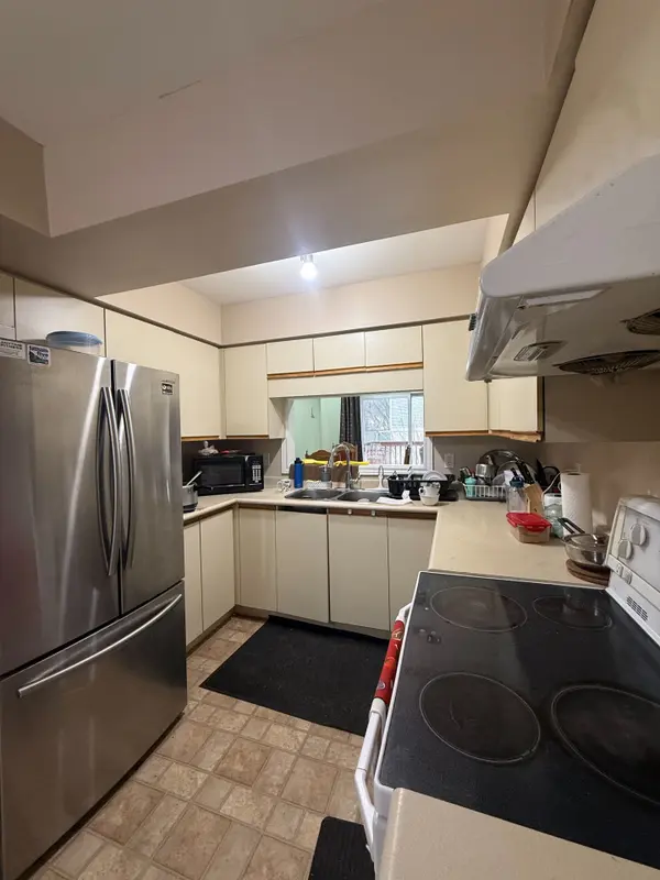 London South, ON N5Z 4Z6,9 Ailsa PL #70