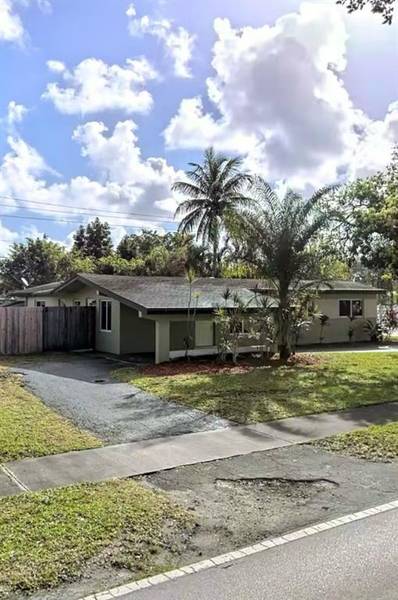 1701 N 46th Ave, Hollywood, FL 33021