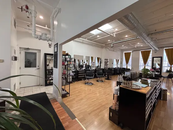 Ottawa Centre, ON K2P 1X7,301 Bank ST