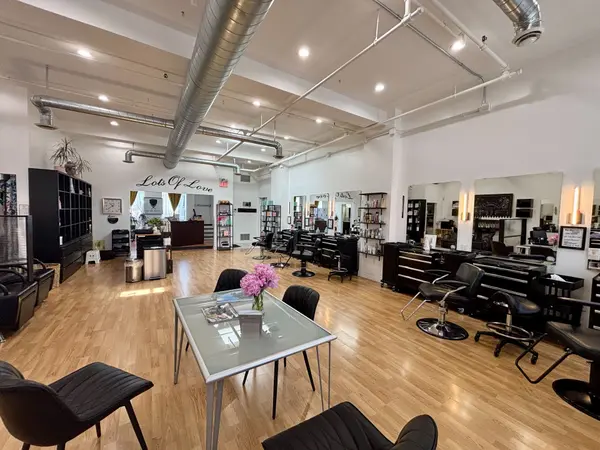 Ottawa Centre, ON K2P 1X7,301 Bank ST