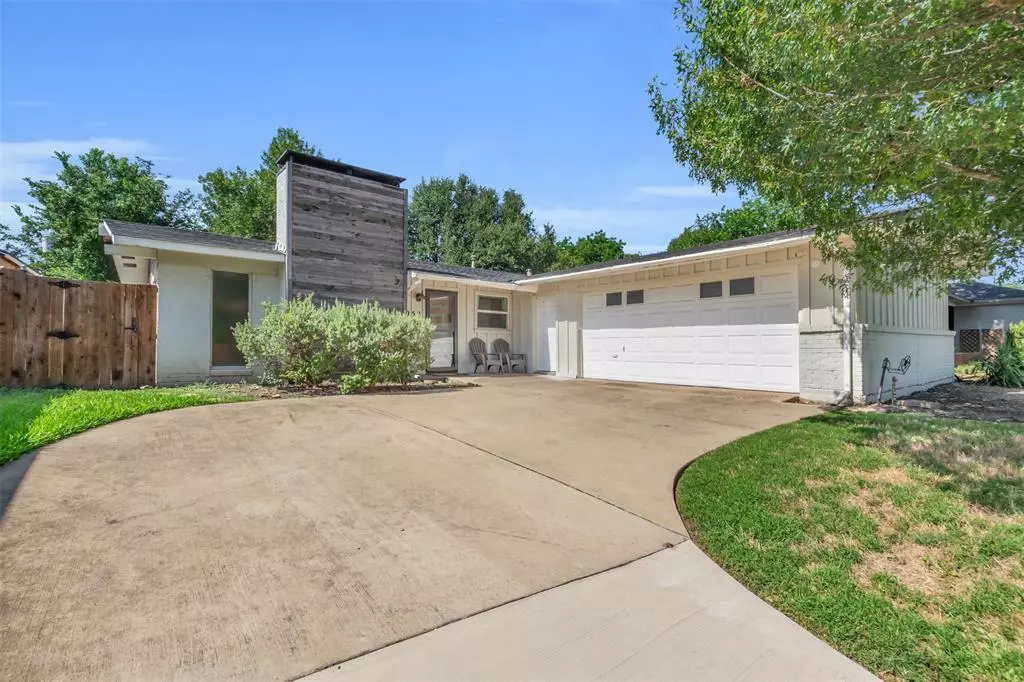 Dallas, TX 75229,2952 Latham Drive