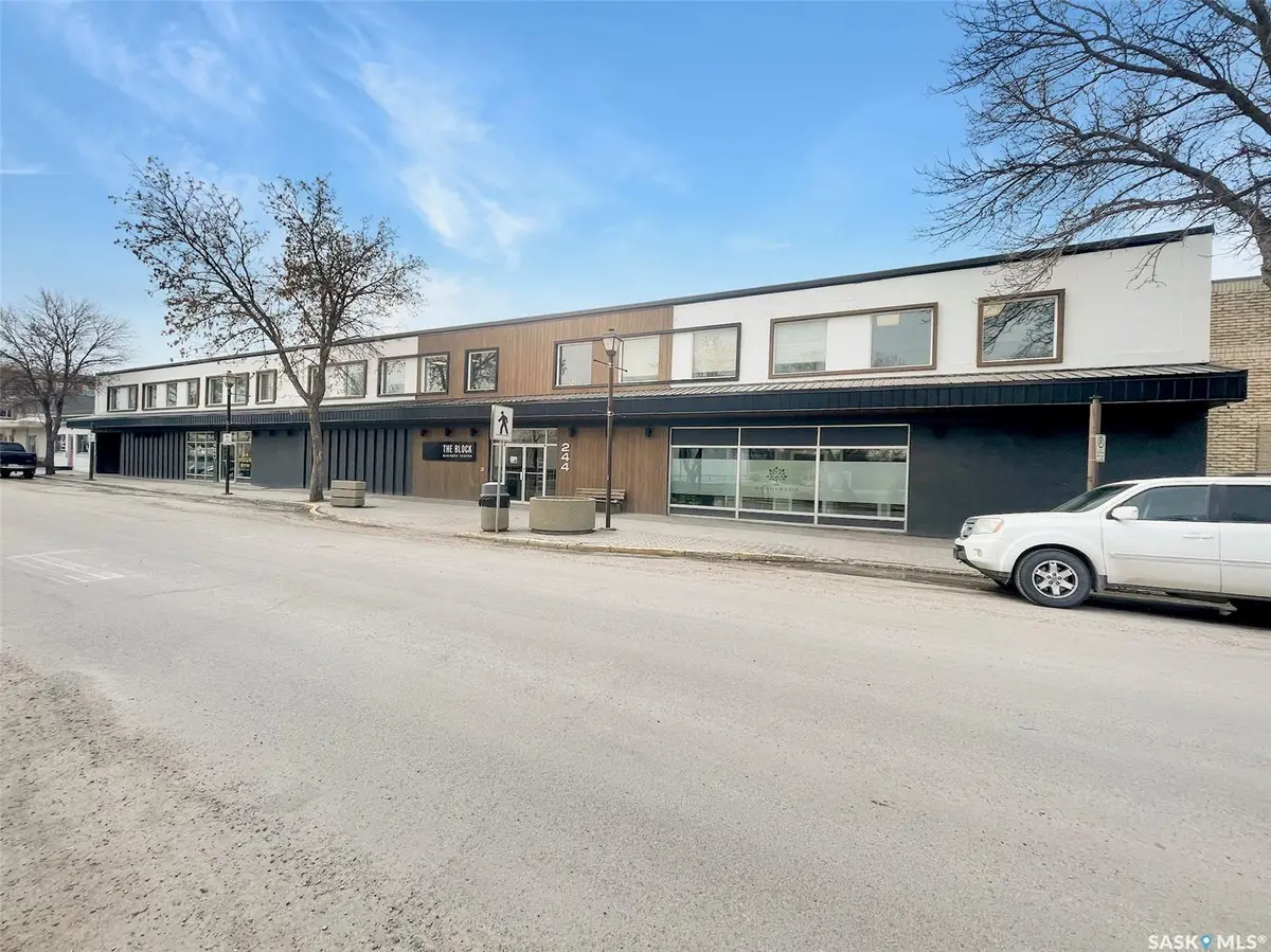 244 1st AVENUE NE #207, Swift Current, SK S9H 2B4