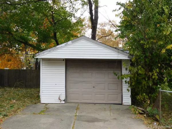 Detroit, MI 48205,15443 Troester ST