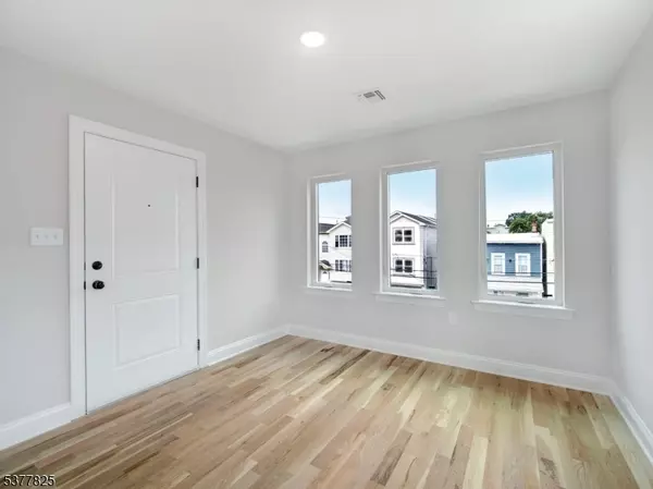 Elizabeth City, NJ 07206,455 Fulton St