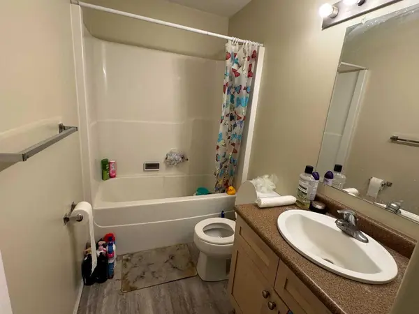 Lloydminster, SK S9V1P3,4729 18 ST #5