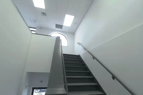 Toronto C02, ON M6G 1K1,570 Bloor ST W #200