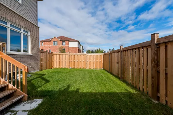 Barrie, ON L9J 0R5,35 Greer ST