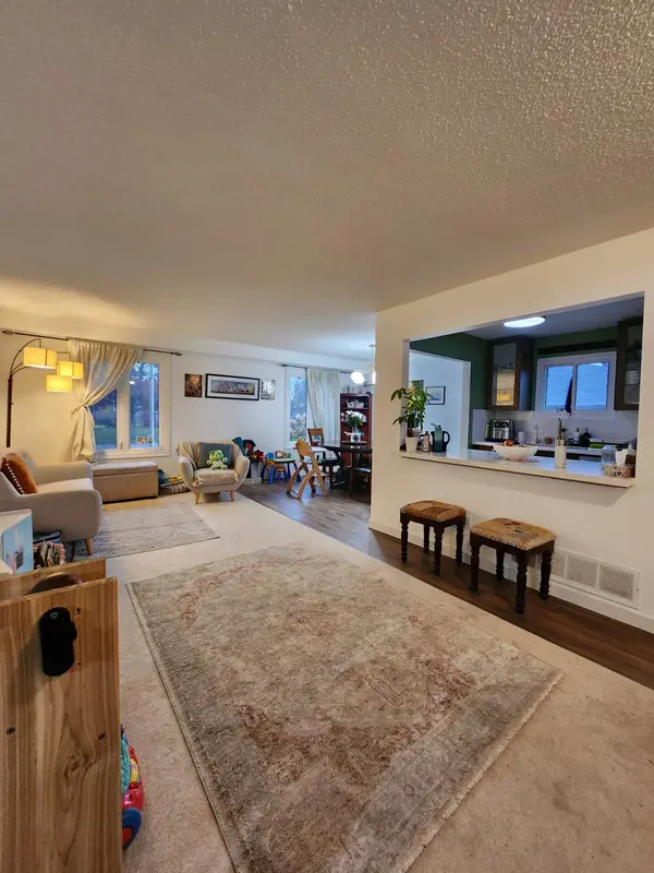 Barrie, ON L4N 5B8,63 Bronte CRES