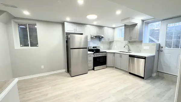 Milton, ON L9E 0B7,455 Clarkson Gate #Basement