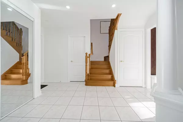 Caledon, ON L7E 2W1,45 Trailview LN