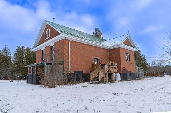 25 Community Centre RD, Kawartha Lakes, ON K0M 1L0