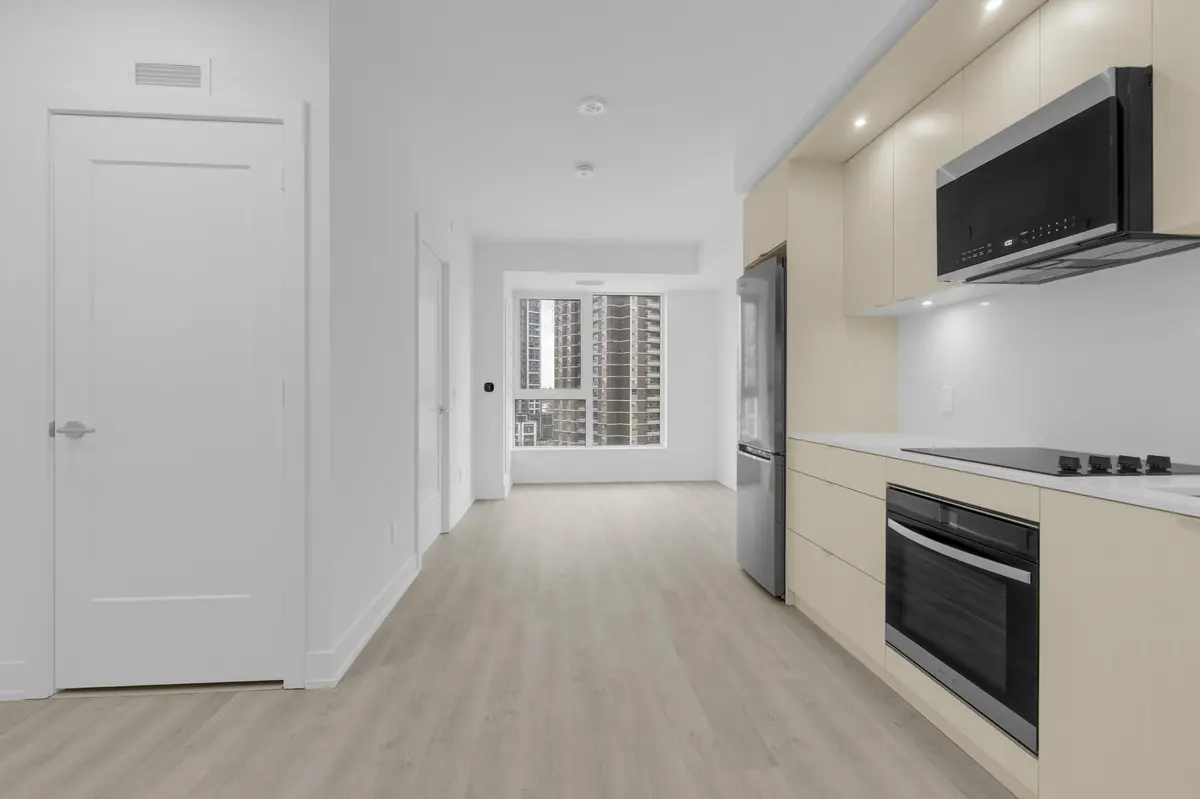 Toronto W08, ON M9A 3K1,60 Central Park Roadway N/A #805