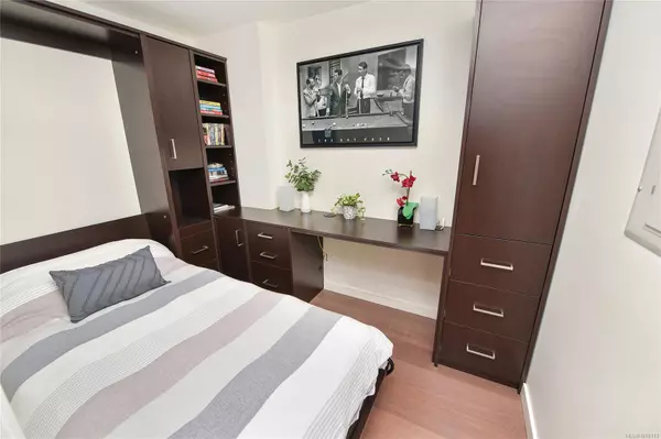 Victoria, BC V8W 0A9,707 Courtney St #1003