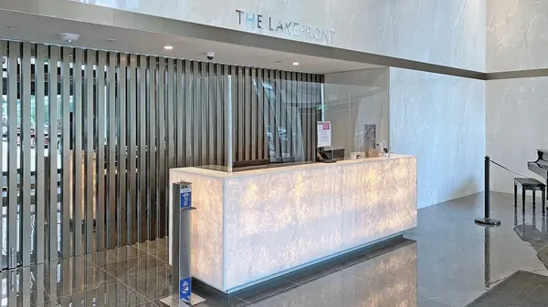 Toronto C01, ON M5V 0N1,17 Bathurst ST S #615