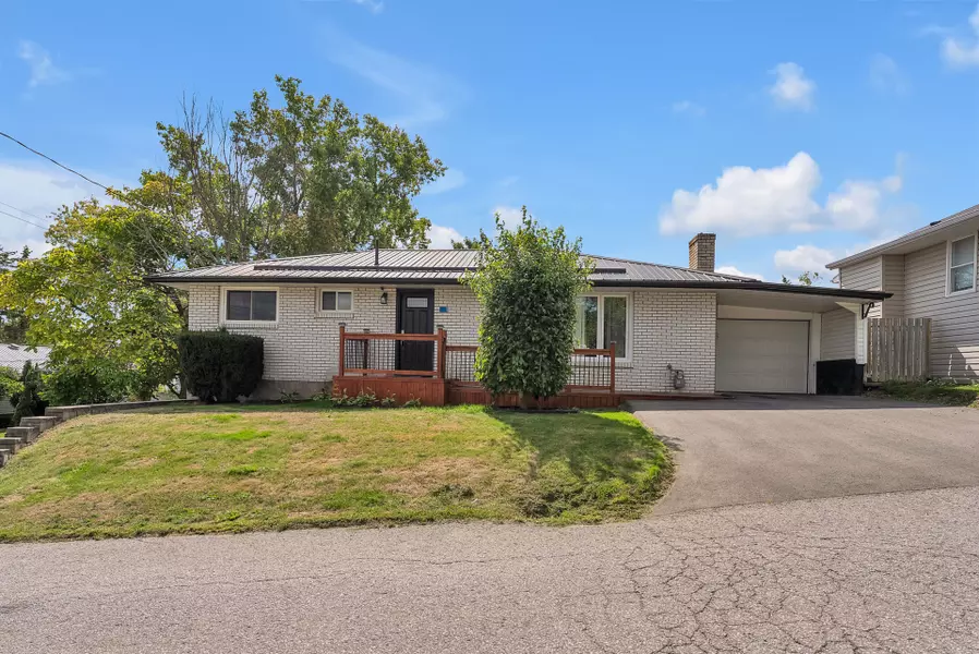 11 Concession RD, Quinte West, ON K0K 2C0