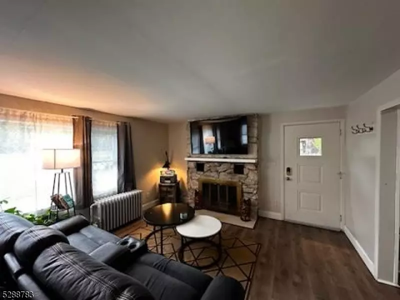 Pompton Lakes Boro, NJ 07442,809 Ringwood Ave