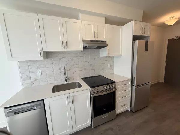 Newmarket, ON L3Y 0J2,715 Davis DR #B206