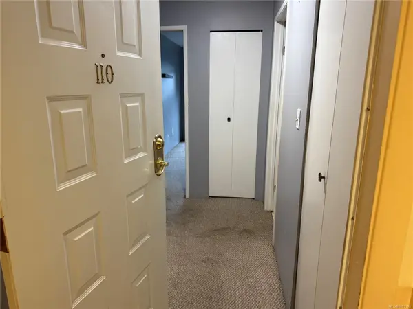 Nanaimo, BC V9S 5P4,2815 Departure Bay Rd #110