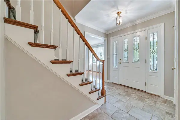 207 Queen Regent CT, Blue Ridge, VA 24064