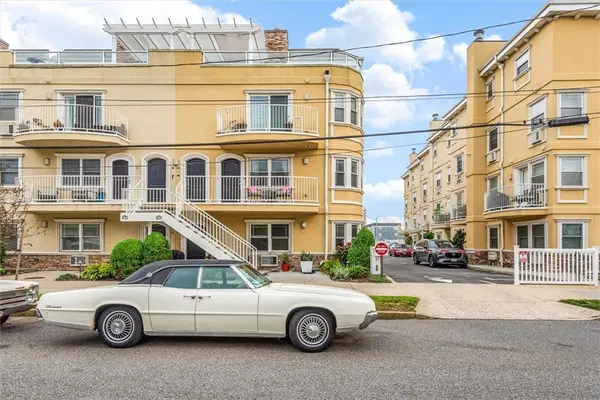 Rockaway Park, NY 11694,160 Beach 101st ST #16B