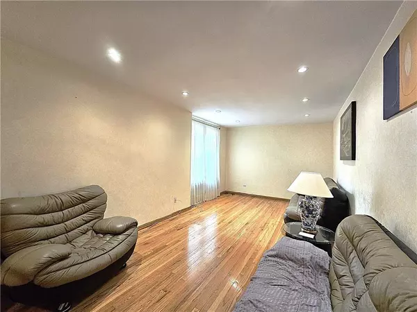 Brooklyn, NY 11209,9040 Fort Hamilton Pkwy #3K