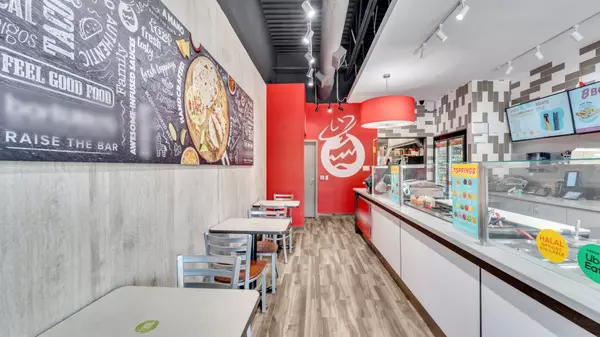 Oakville, ON L6H 0E9,2525 Prince Michael DR #B3