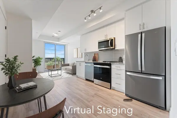 Oakville, ON L6H 7C2,335 Wheat Boom DR #411