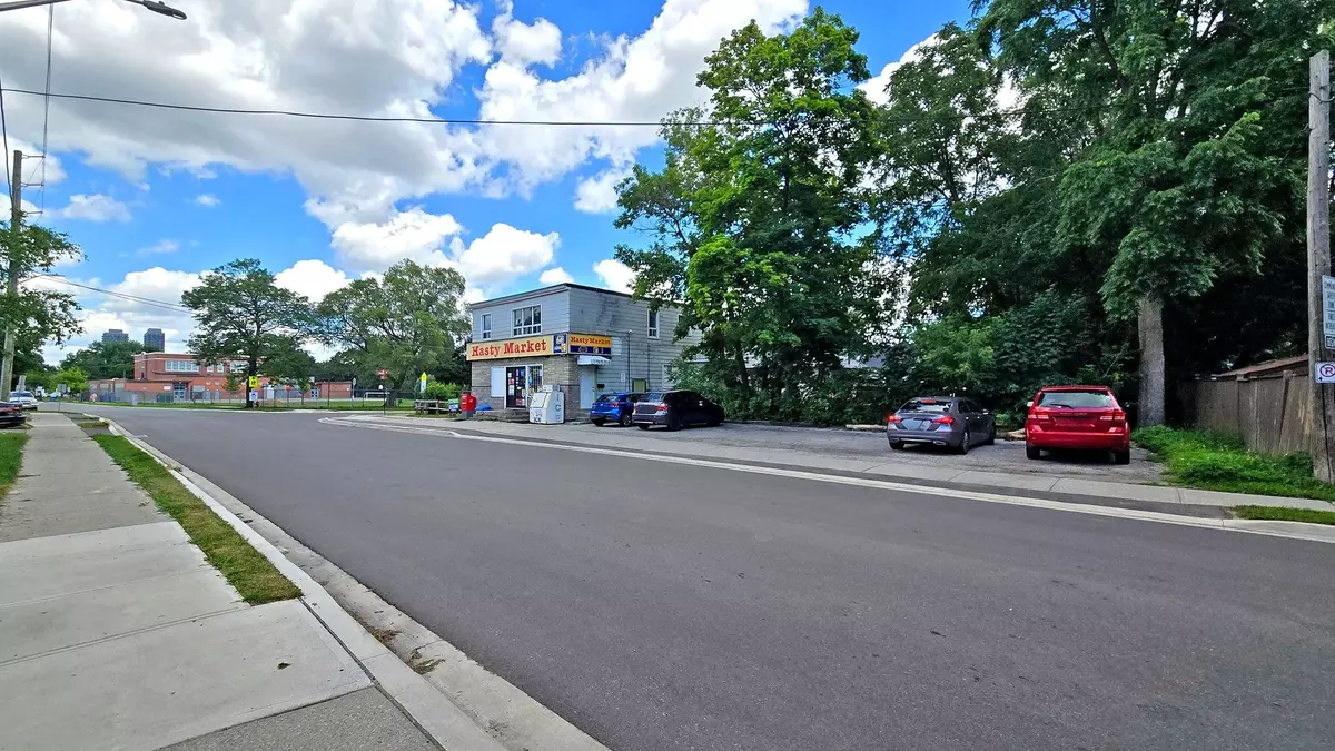 Brampton, ON L6Y 1W3,88 Elliott ST