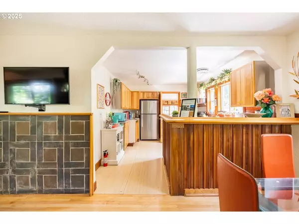 Cascade Locks, OR 97014,14 NW LAKESIDE DR