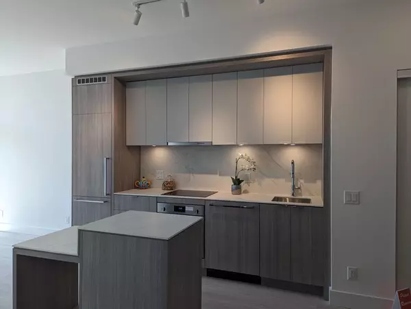 Toronto C15, ON M2K 0H6,6 Greenbriar RD #805