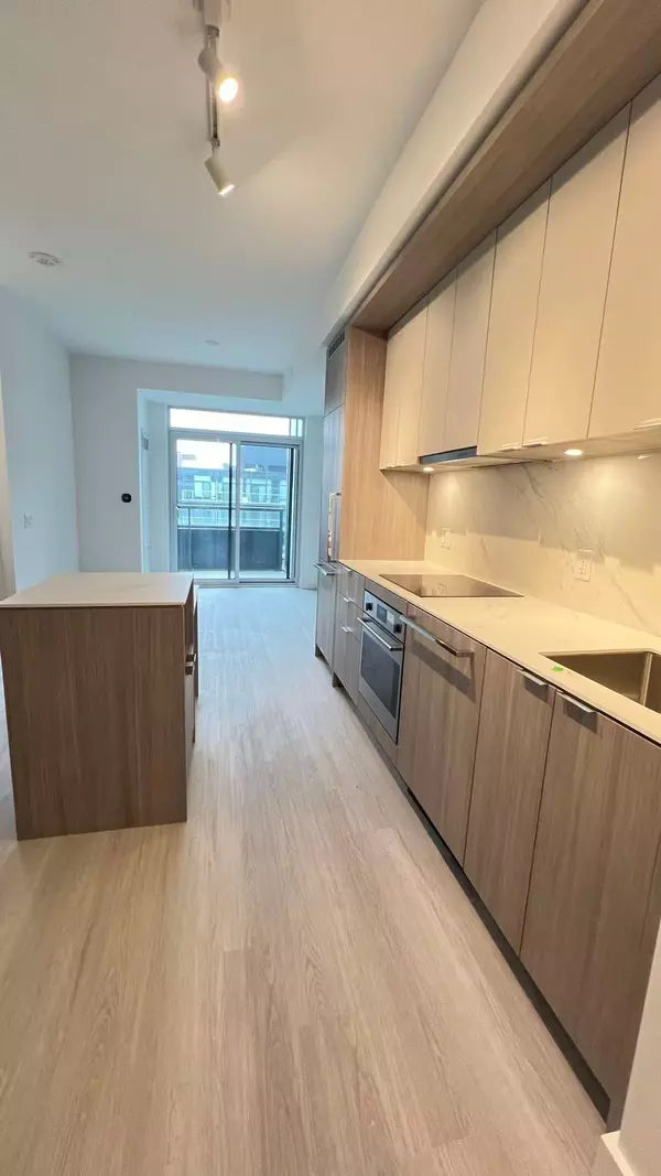 Toronto C15, ON M2K 0H6,6 Greenbriar RD #805