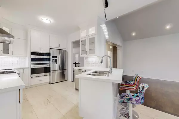 Oakville, ON L6H 7T6,2400 Tesla CRES