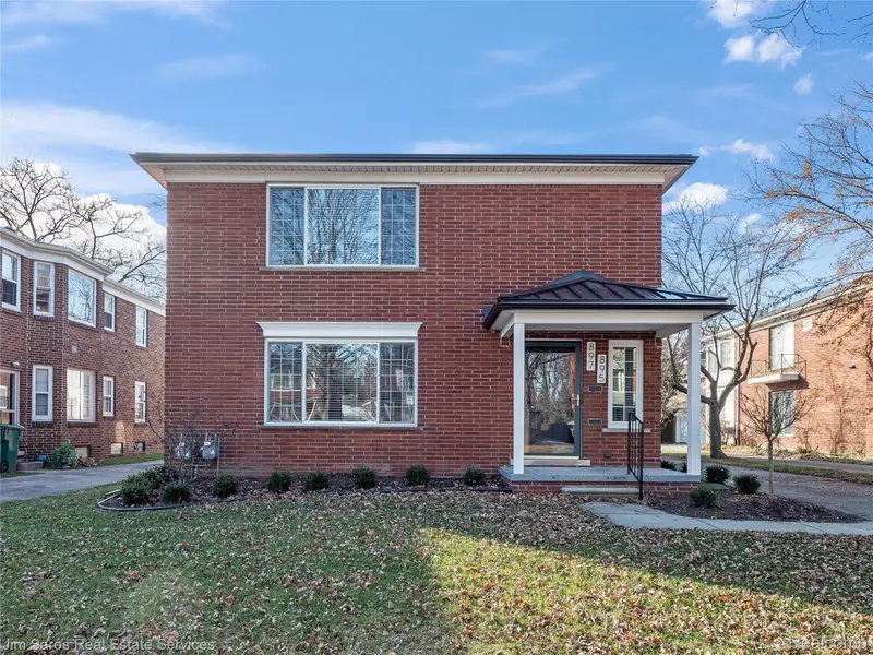 895 Harcourt RD, Grosse Pointe Park, MI 48230