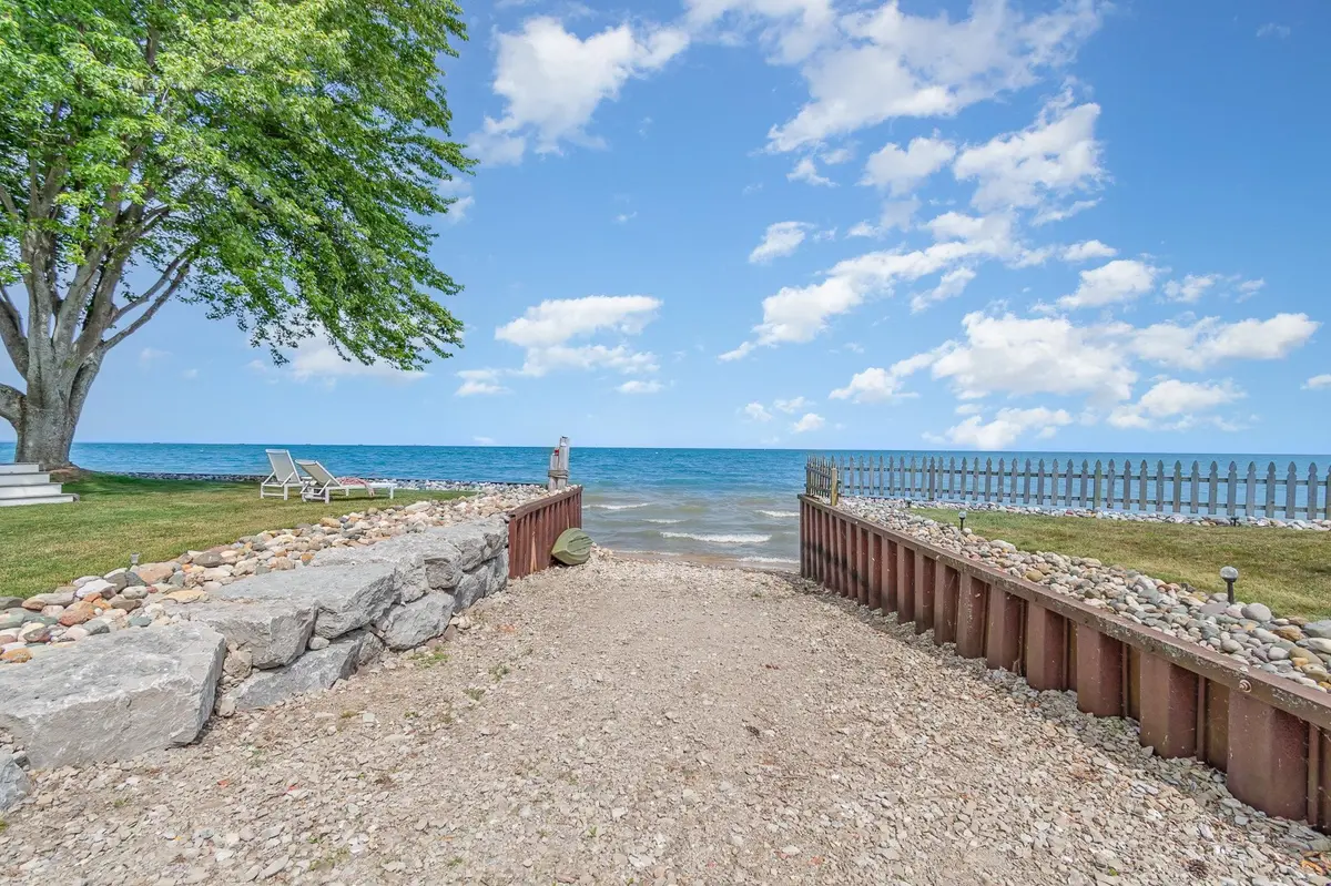 1016 5th ST, Alabaster Twp, MI 48763