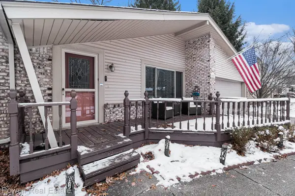 Troy, MI 48085,5957 Slate DR E