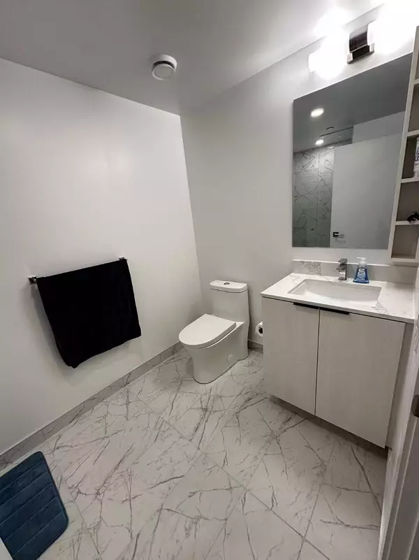 Toronto C08, ON M5B 0C5,82 Dalhousie ST #3518