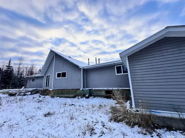 404 Blackpoint BAY, Black Point, SK S0M 1G0