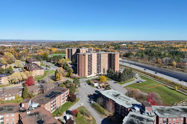 Beacon Hill North - South And Area, ON K1J 8K4,2000 Jasmine CRES #415